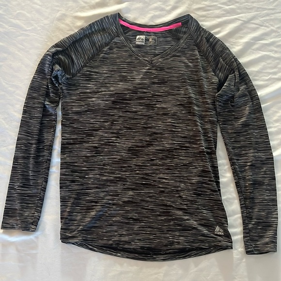 Reebok Performance Tshirt - Picture 1 of 9